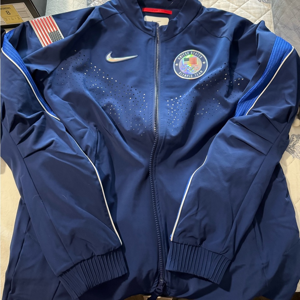 Nike Team 2024 Olympic USA Podium Blue & Silver Jacket Women’s Size Small NWT - Picture 11 of 14